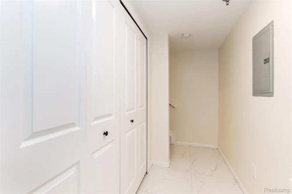25540 Saint James Southfield City, MI 48075