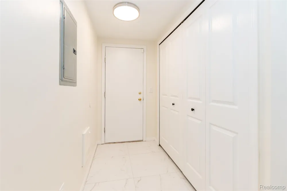25540 Saint James Southfield City, MI 48075