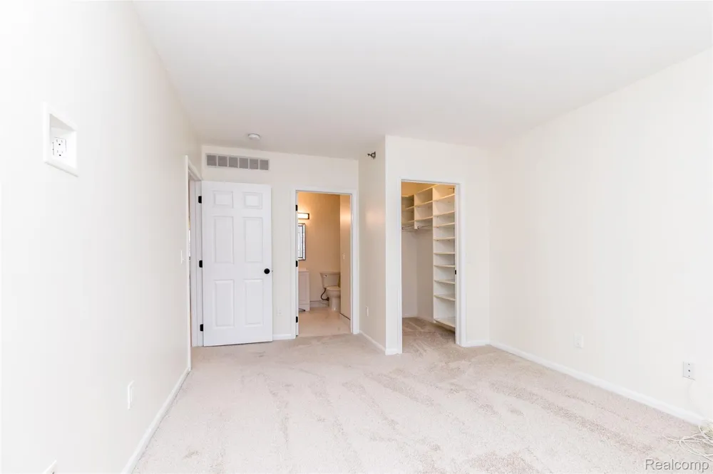 25540 Saint James Southfield City, MI 48075