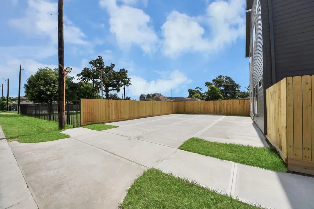 4607 Gunter Street #C Houston, TX 77020