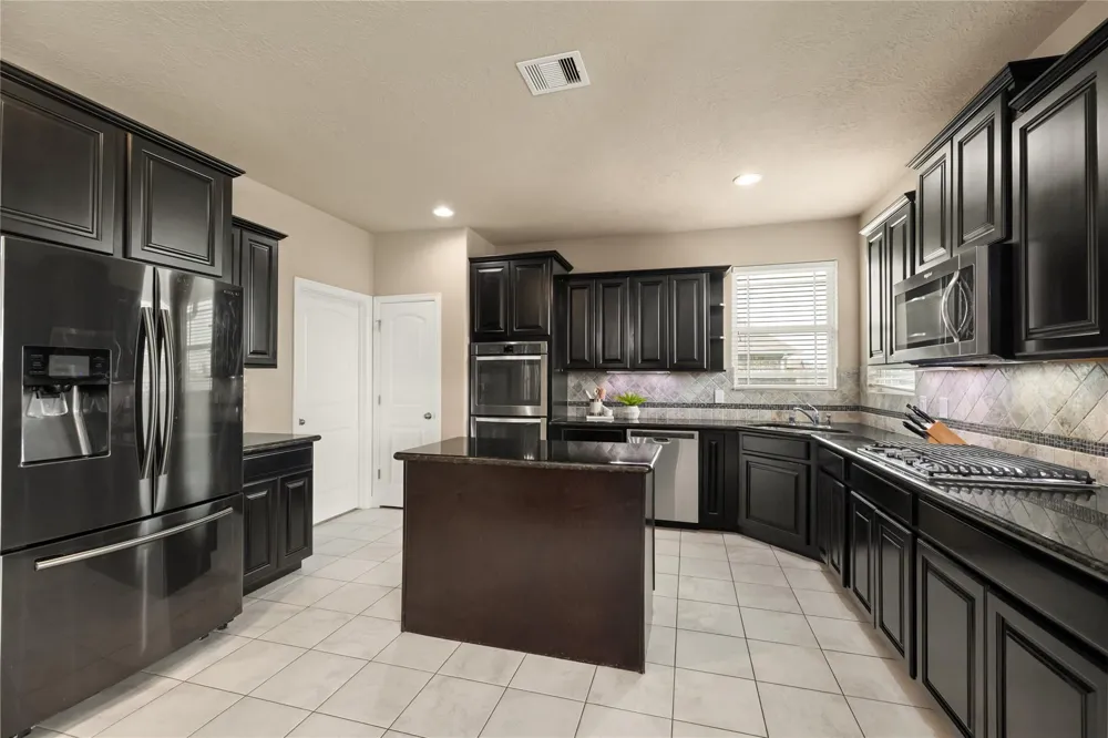 14407 Meadowlands Drive Mont Belvieu, TX 77523