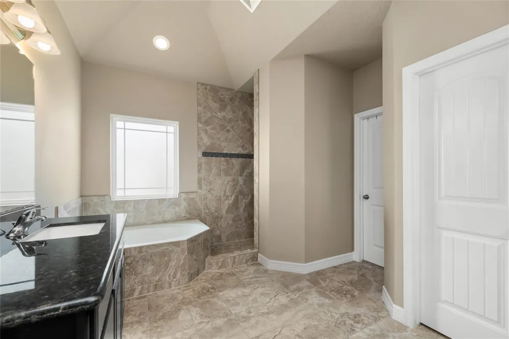 14407 Meadowlands Drive Mont Belvieu, TX 77523