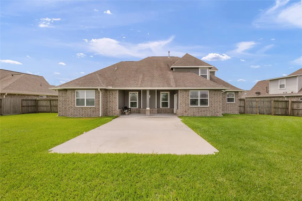 14407 Meadowlands Drive Mont Belvieu, TX 77523