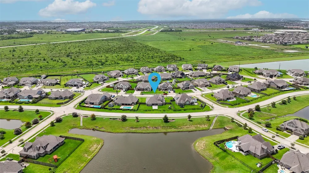 14407 Meadowlands Drive Mont Belvieu, TX 77523