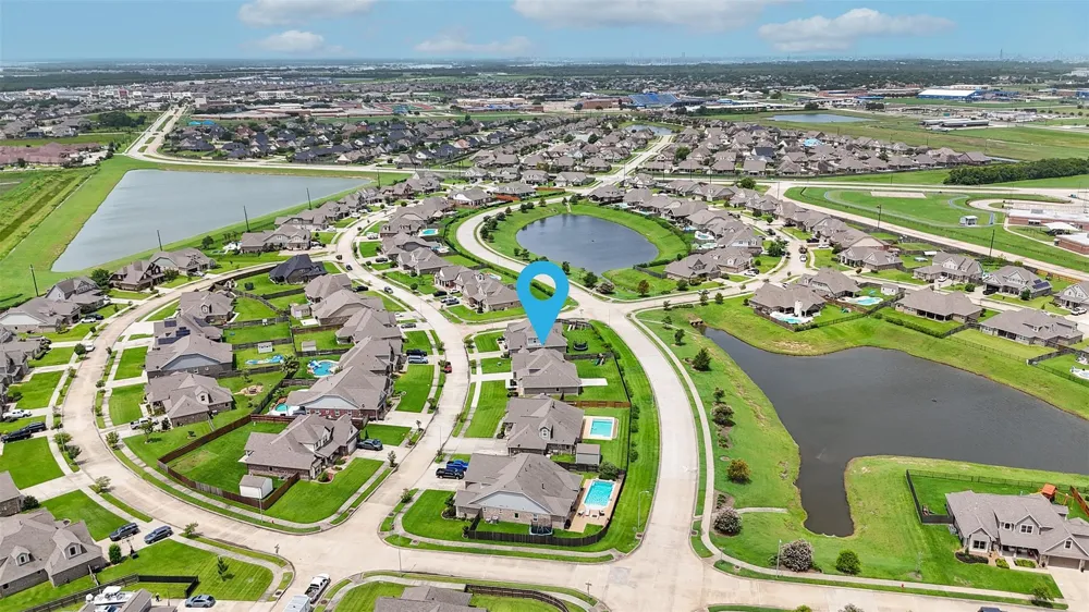 14407 Meadowlands Drive Mont Belvieu, TX 77523