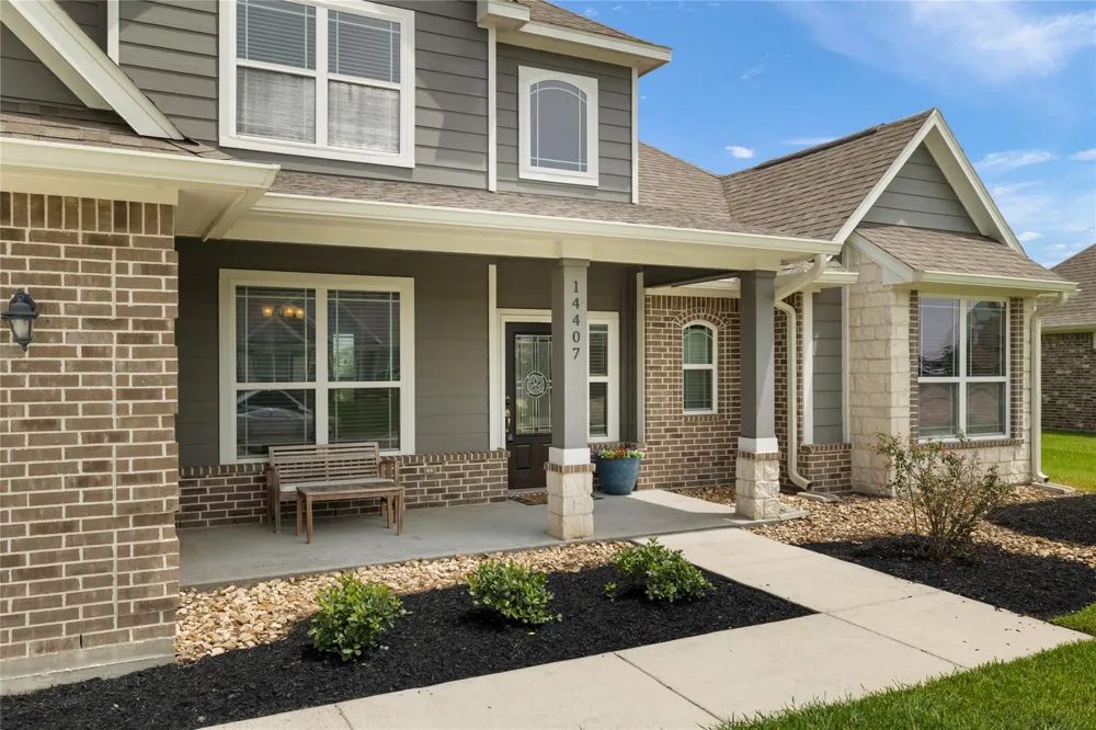 14407 Meadowlands Drive Mont Belvieu, TX 77523