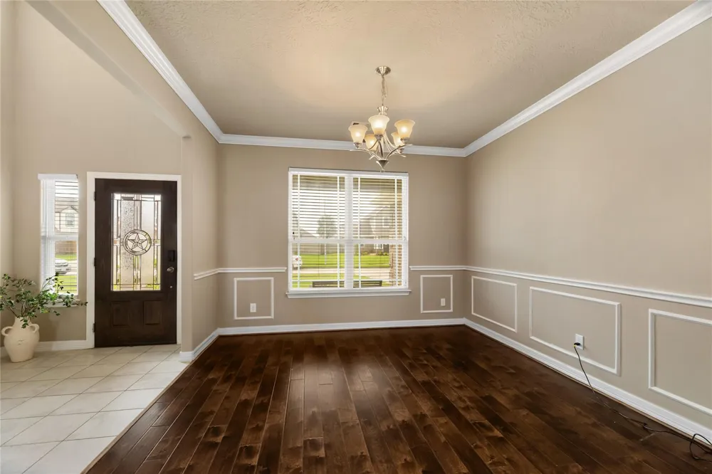 14407 Meadowlands Drive Mont Belvieu, TX 77523