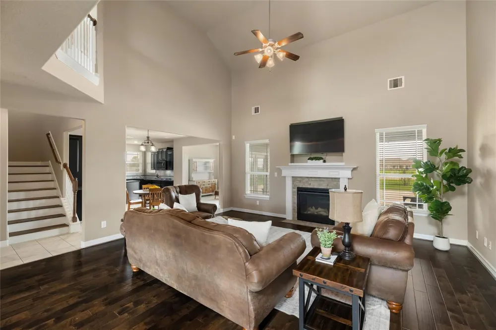 14407 Meadowlands Drive Mont Belvieu, TX 77523