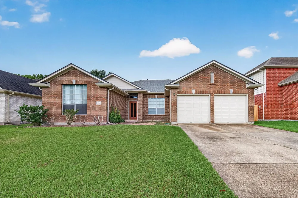 17214 Grey Mist Drive Friendswood, TX 77546