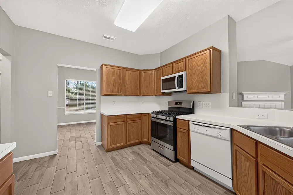 17214 Grey Mist Drive Friendswood, TX 77546