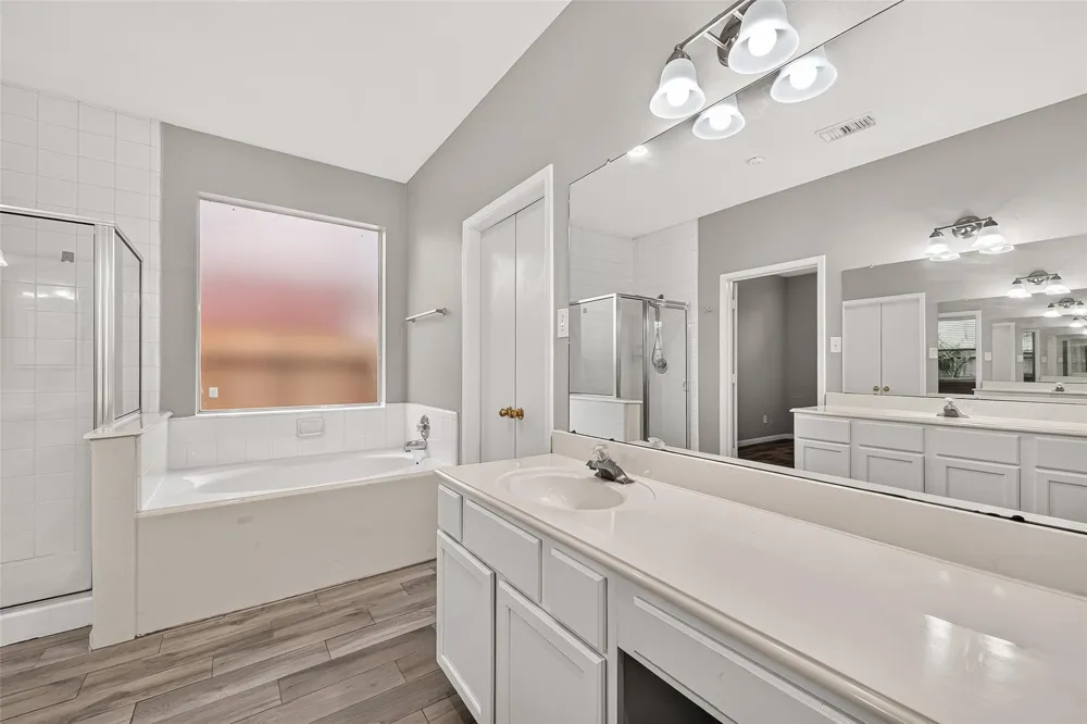 17214 Grey Mist Drive Friendswood, TX 77546