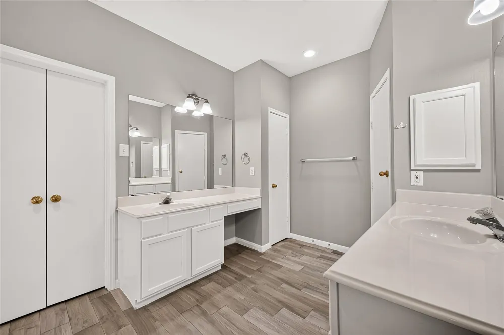 17214 Grey Mist Drive Friendswood, TX 77546