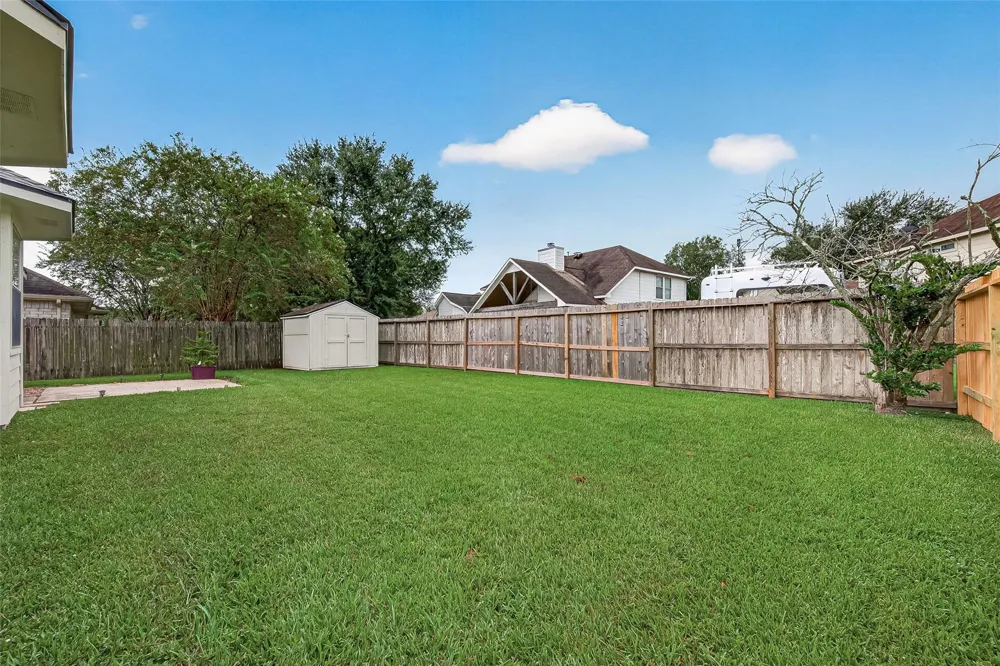 17214 Grey Mist Drive Friendswood, TX 77546