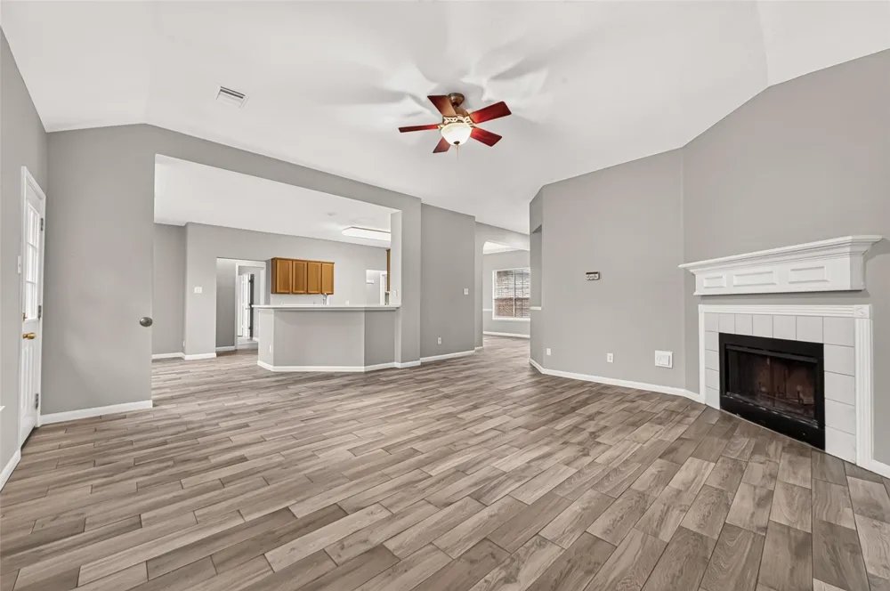 17214 Grey Mist Drive Friendswood, TX 77546