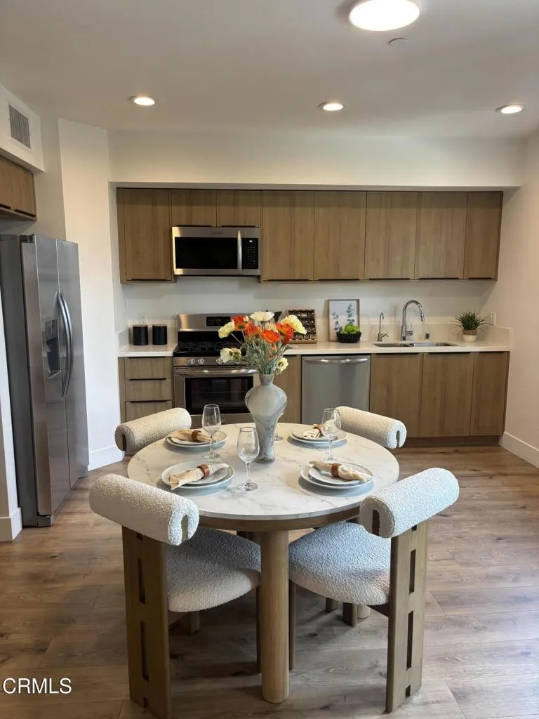 239 S Marengo Avenue #204 Pasadena, CA 91101