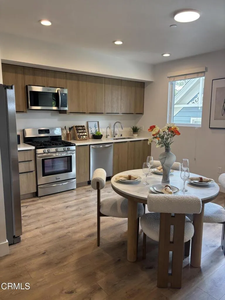 239 S Marengo Avenue #204 Pasadena, CA 91101