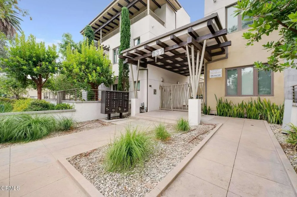 239 S Marengo Avenue #204 Pasadena, CA 91101