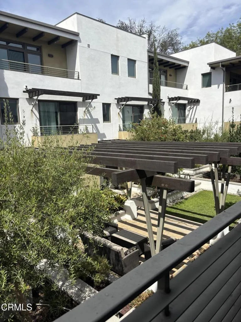 239 S Marengo Avenue #204 Pasadena, CA 91101