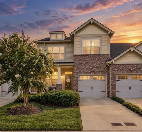 584 Griffin Cir