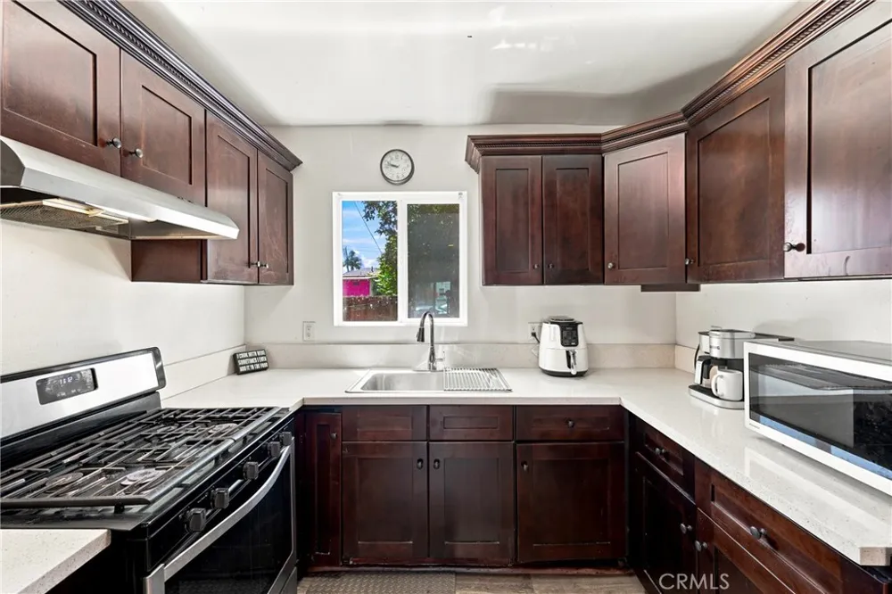 6639 Rose Long Beach, CA 90805