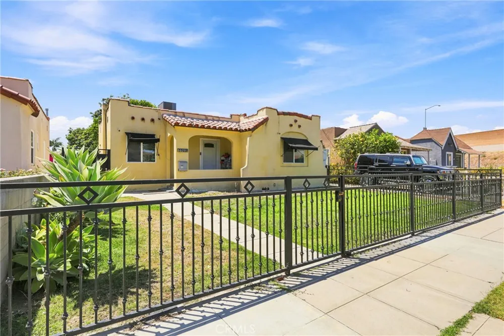 6639 Rose Long Beach, CA 90805
