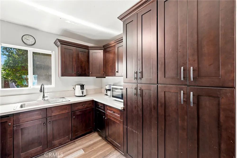 6639 Rose Long Beach, CA 90805