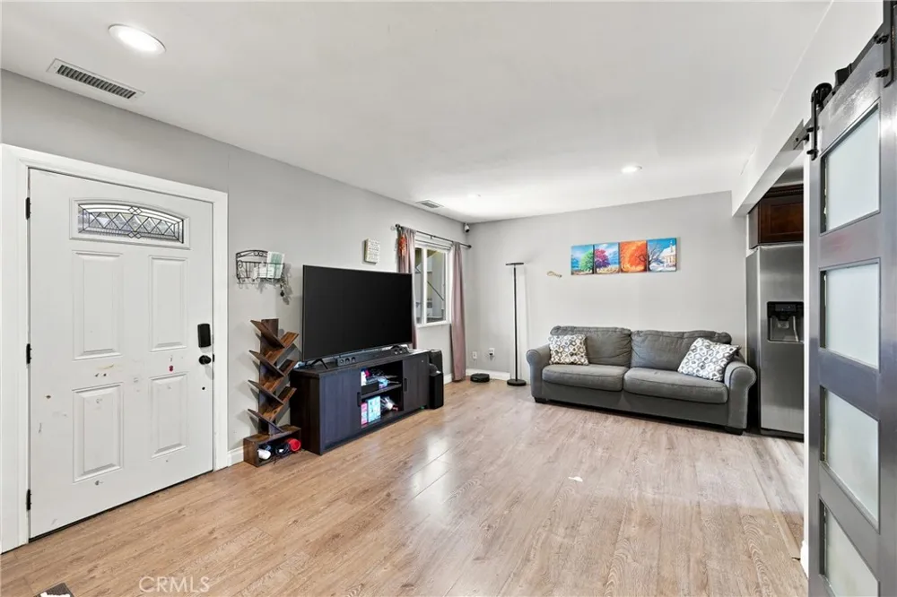 6639 Rose Long Beach, CA 90805