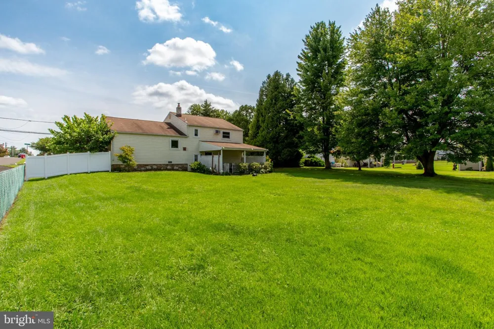 1212 DAHLIA ROAD Warminster, PA 18974