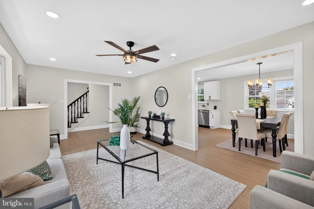809 CAUSEZ AVENUE Claymont, DE 19703