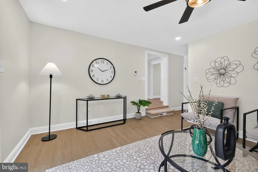 809 CAUSEZ AVENUE Claymont, DE 19703