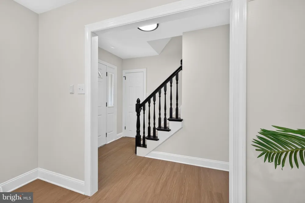 809 CAUSEZ AVENUE Claymont, DE 19703