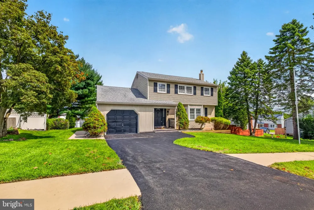 809 CAUSEZ AVENUE Claymont, DE 19703