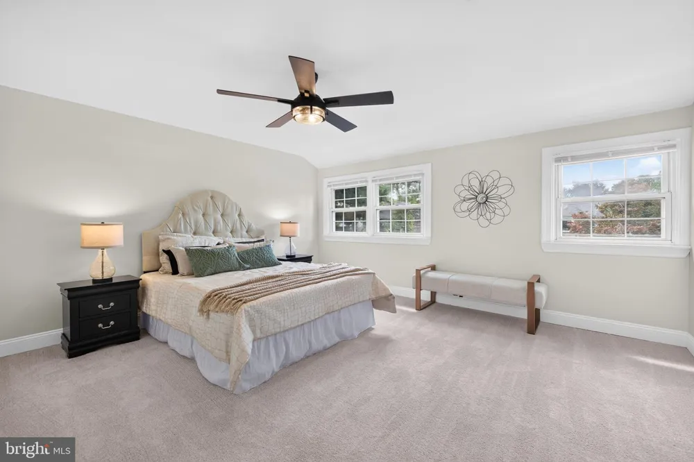 809 CAUSEZ AVENUE Claymont, DE 19703
