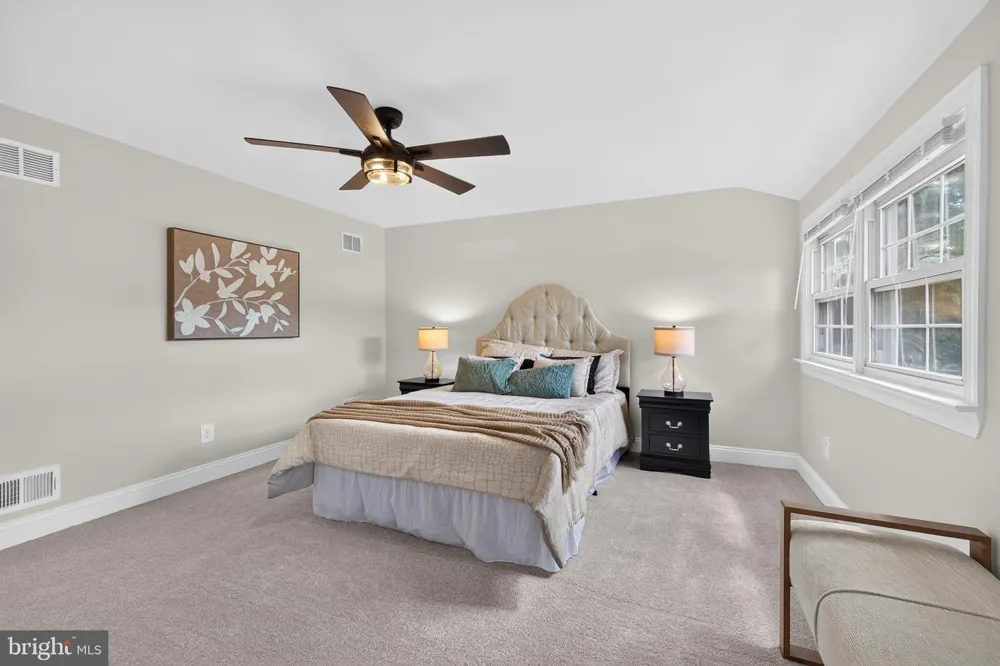 809 CAUSEZ AVENUE Claymont, DE 19703