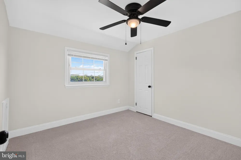 809 CAUSEZ AVENUE Claymont, DE 19703