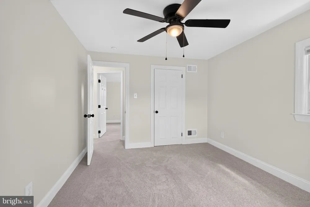 809 CAUSEZ AVENUE Claymont, DE 19703