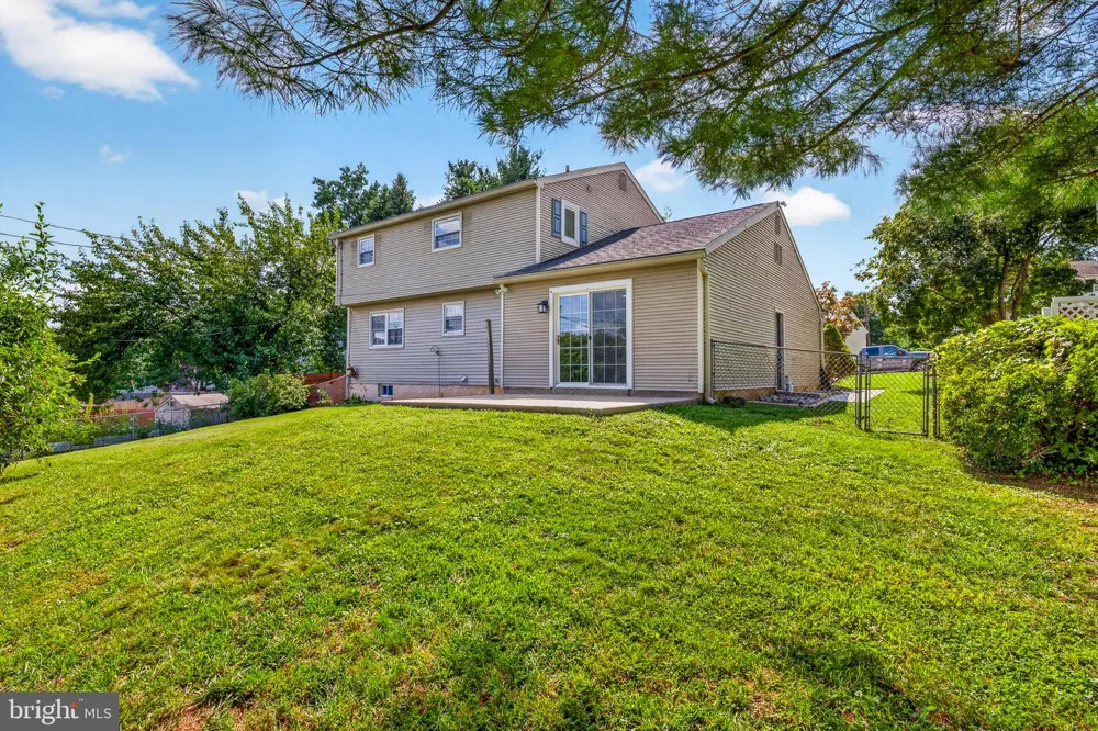 809 CAUSEZ AVENUE Claymont, DE 19703