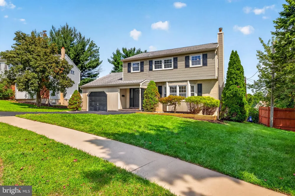 809 CAUSEZ AVENUE Claymont, DE 19703
