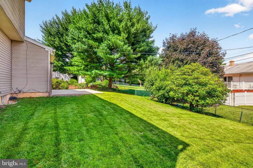 809 CAUSEZ AVENUE Claymont, DE 19703