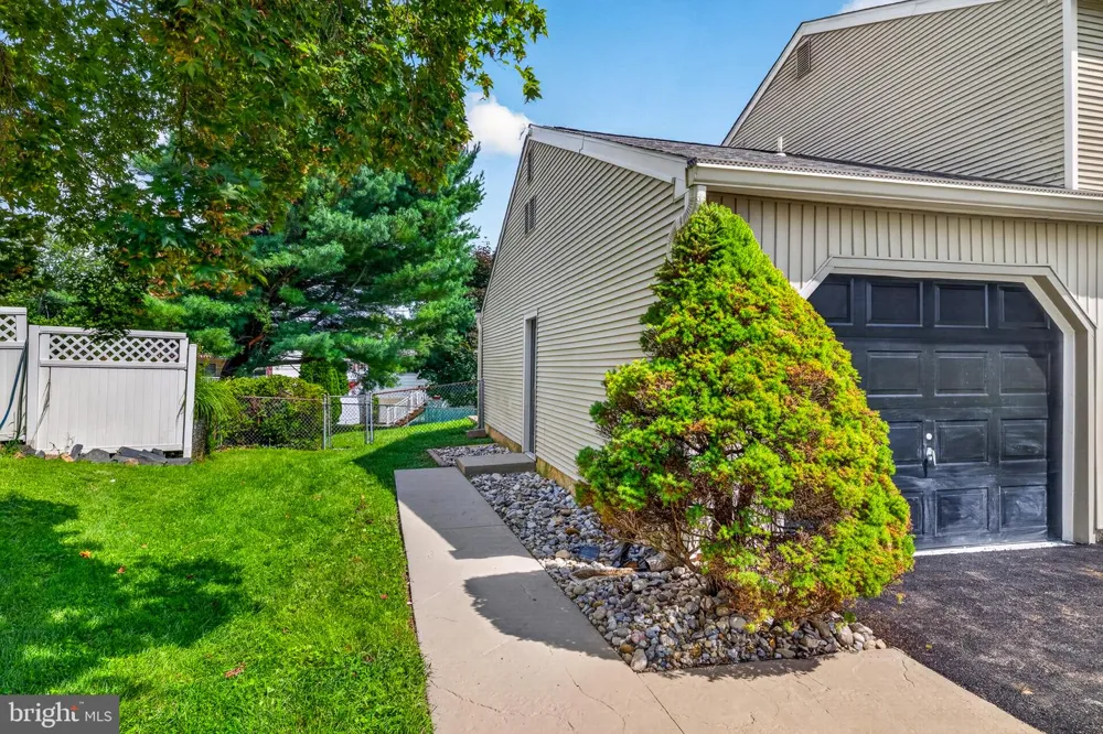 809 CAUSEZ AVENUE Claymont, DE 19703