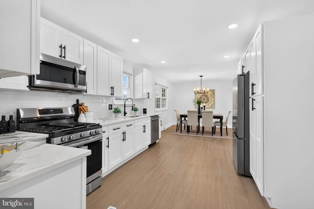 809 CAUSEZ AVENUE Claymont, DE 19703