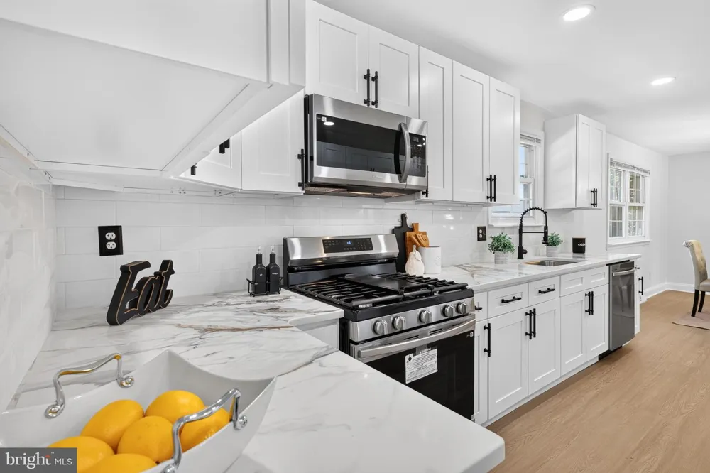 809 CAUSEZ AVENUE Claymont, DE 19703