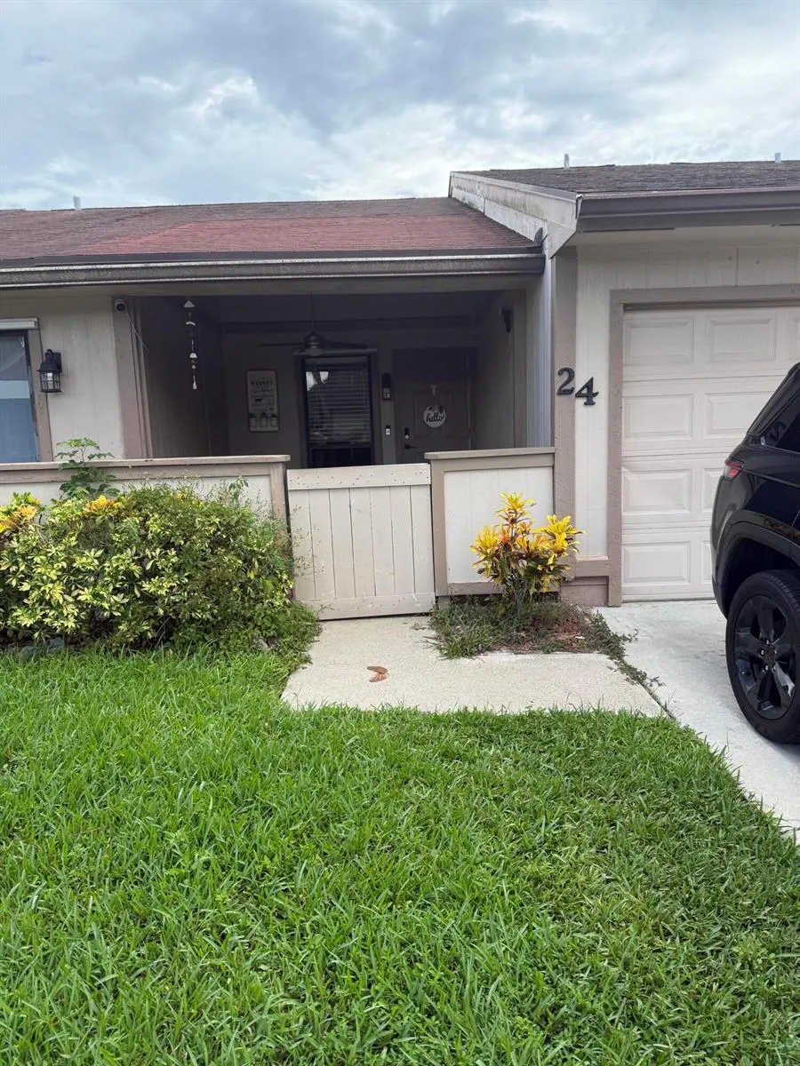 24 Winchmore Lane #24 Boynton Beach, FL 33426