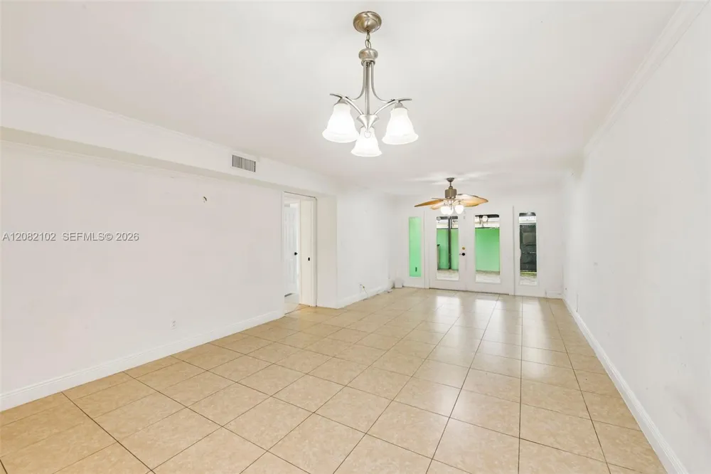 13130 SW 15th Ln Miami, FL 33184