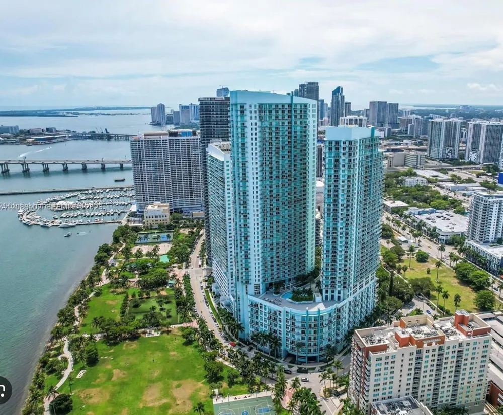 1900 Bayshore Dr #810 Miami, FL 33132