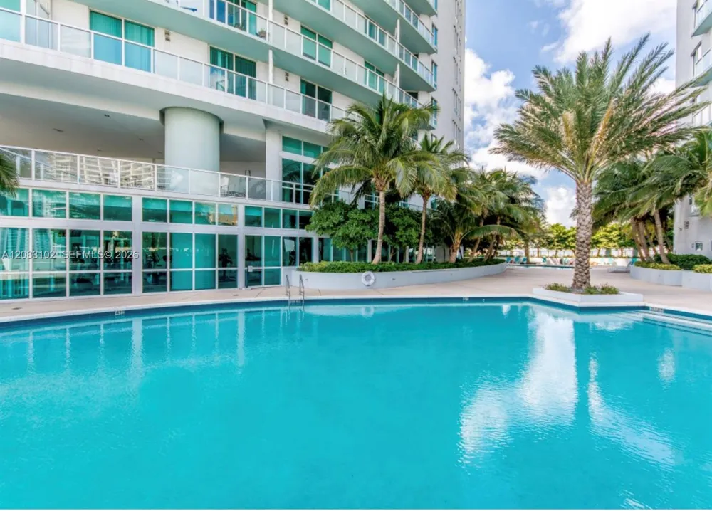 1900 Bayshore Dr #810 Miami, FL 33132