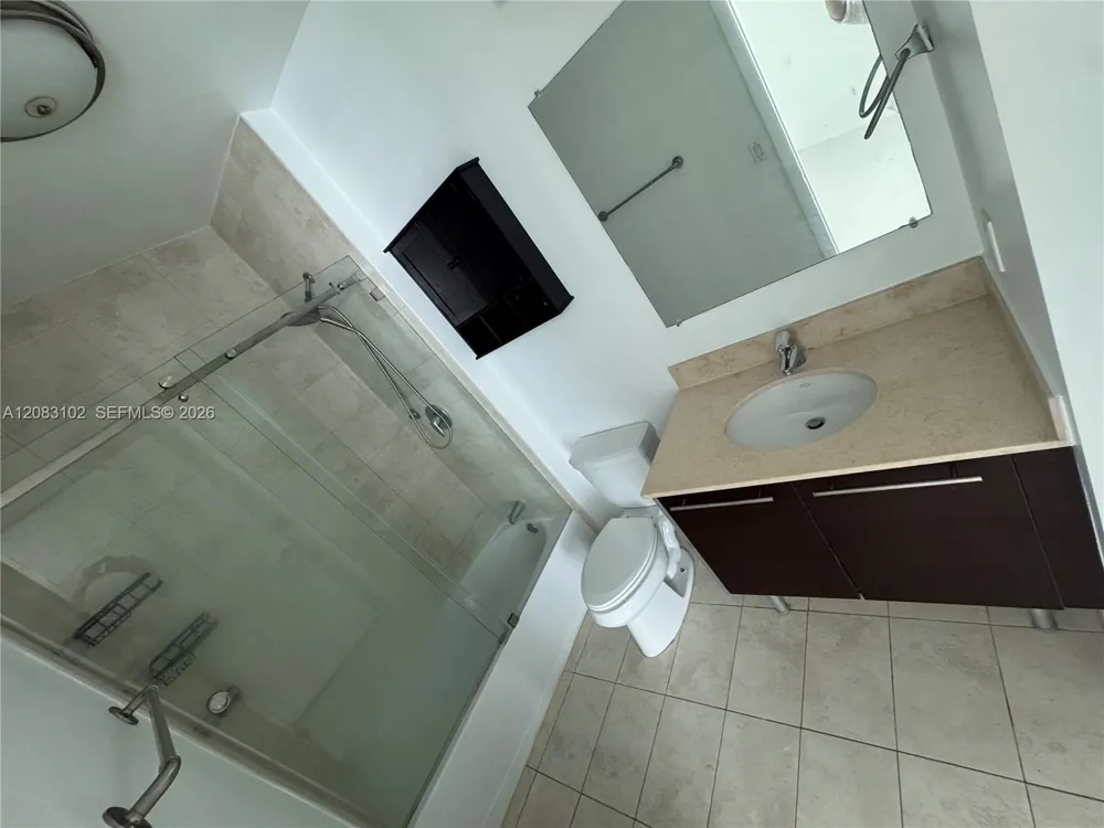 1900 Bayshore Dr #810 Miami, FL 33132