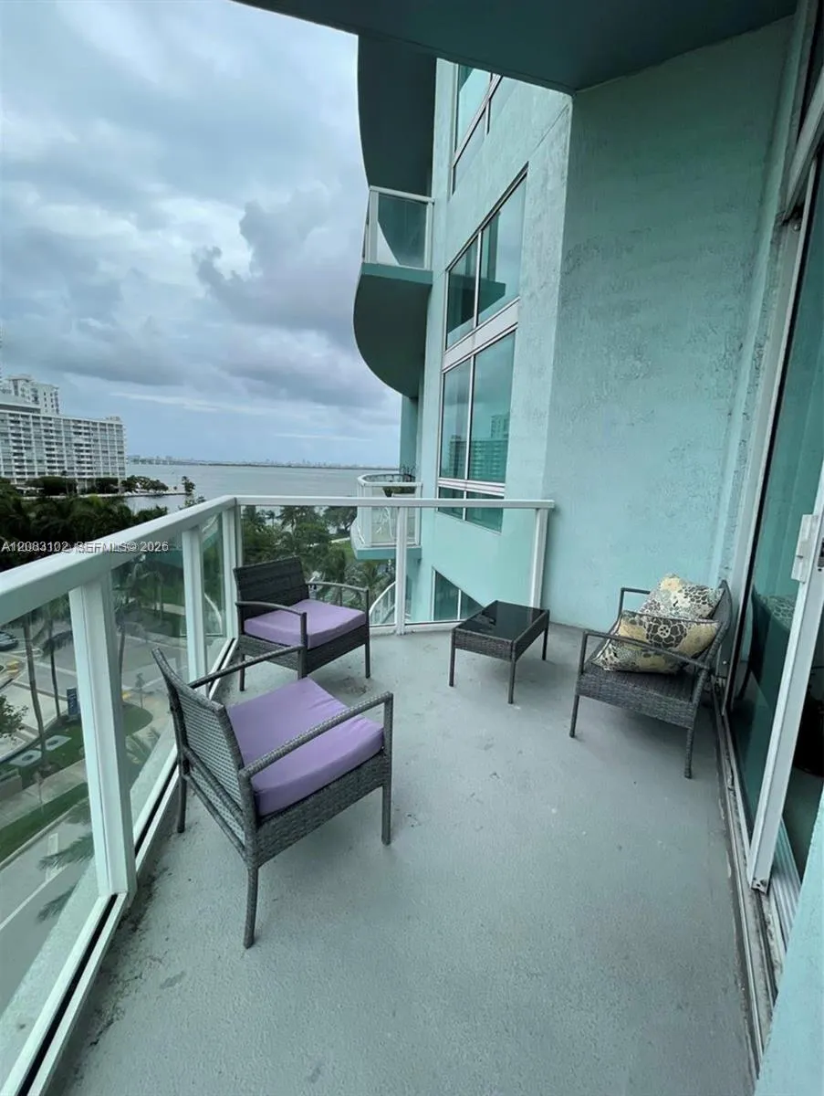 1900 Bayshore Dr #810 Miami, FL 33132