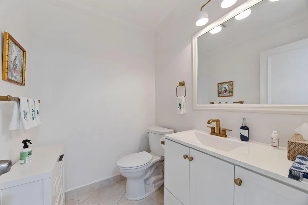 1082 North Drive #B Delray Beach, FL 33445