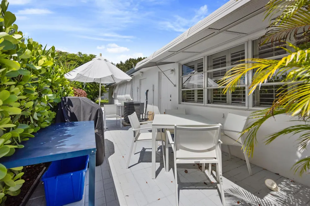 1082 North Drive #B Delray Beach, FL 33445